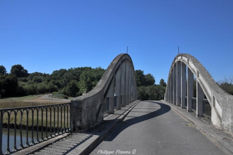 Pont d'Avril sur Loire