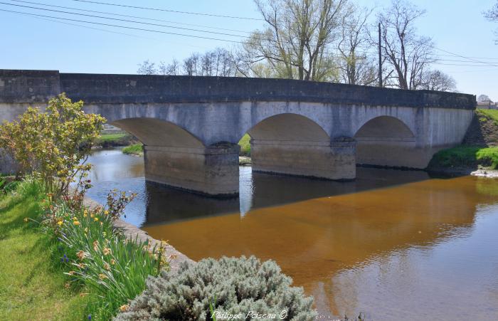 Pont de Cercy la Tour un beau patrimoine