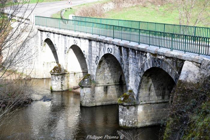 Pont de Saint André en Morvan