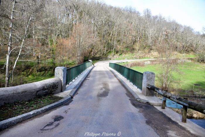 Pont de Saint André en Morvan