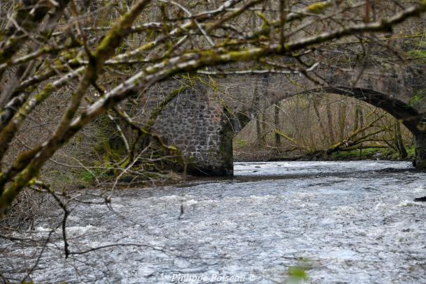 Le pont du Vieux Dun un beau patrimoine