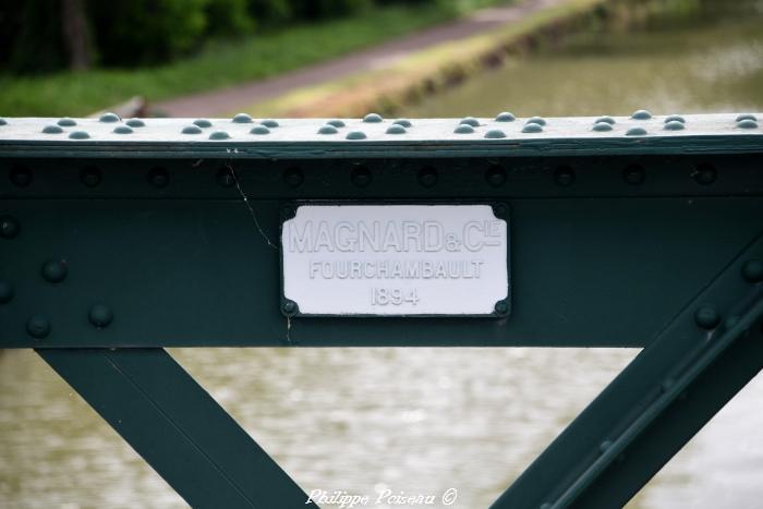 Pont du canal à Maison Neuve