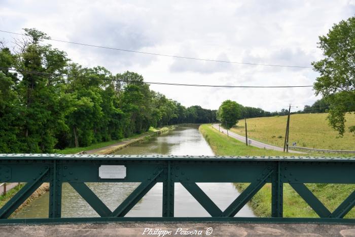 Pont du canal à "Maison Neuve"