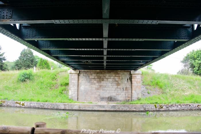 Pont du canal à "Maison Neuve"