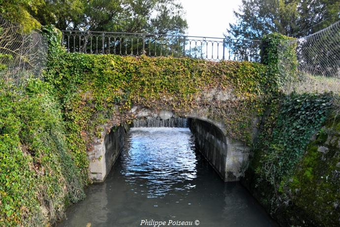 Pont du tacot d'Entrain sur Nohain