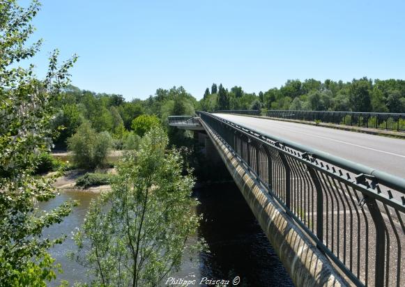 Pont sur L’Allier un remarquable pont du Guétin