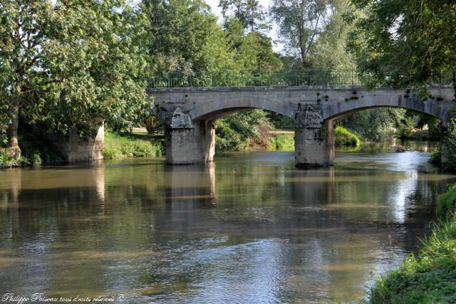 Le pont d'Asnois