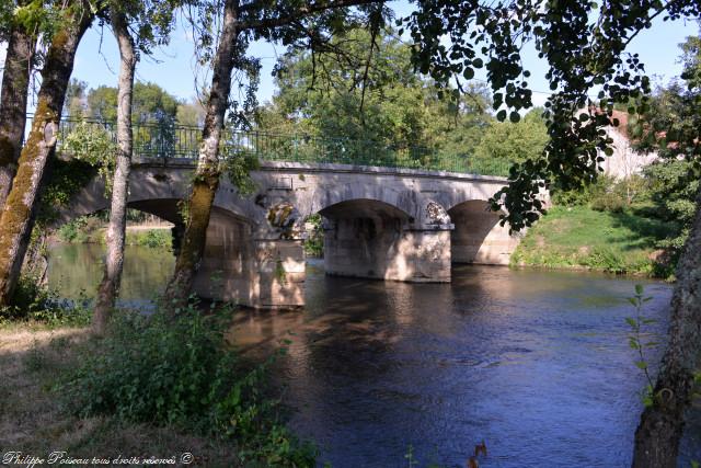 Pont sur l'Yonne à Asnois nièvre Passion