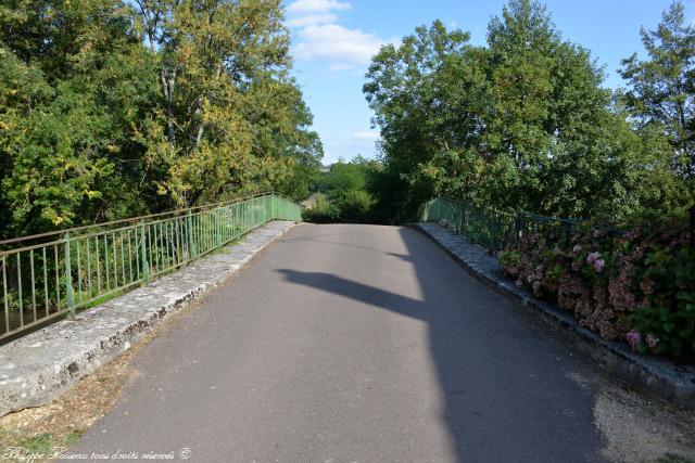Le pont d'Asnois