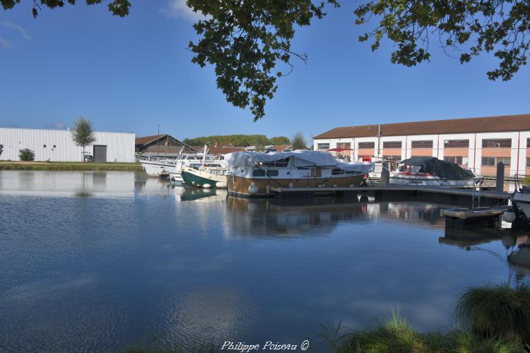 Le port de la Jonction de Nevers