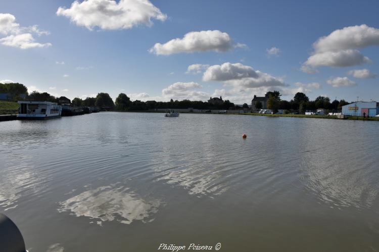 Le port de la Jonction de Nevers