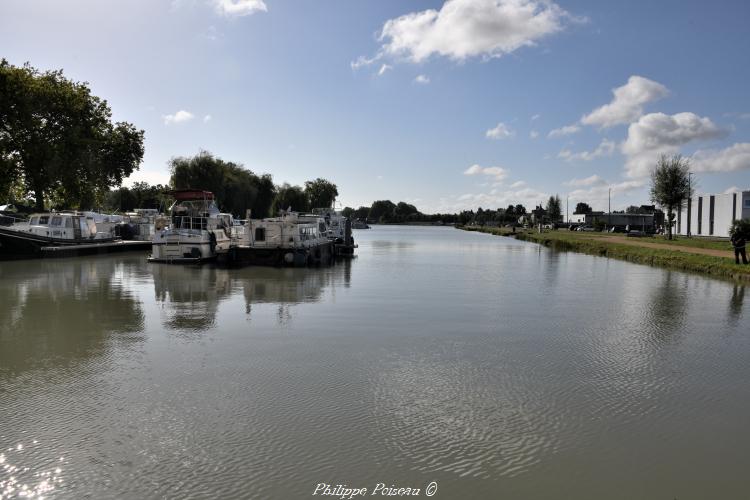 Le port de la Jonction de Nevers