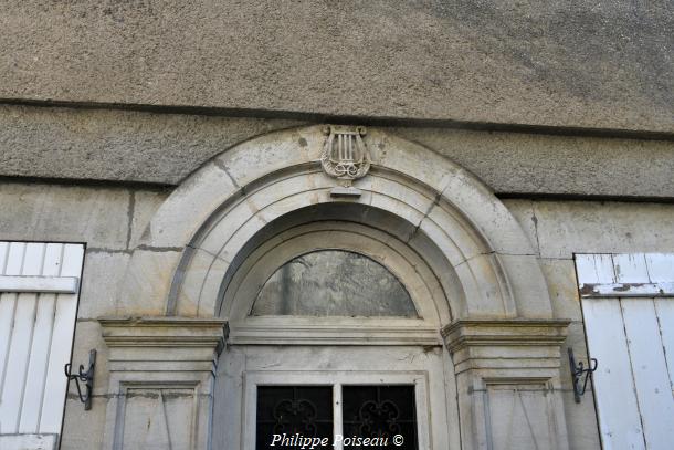 La Porte à la Lyre de Dornecy