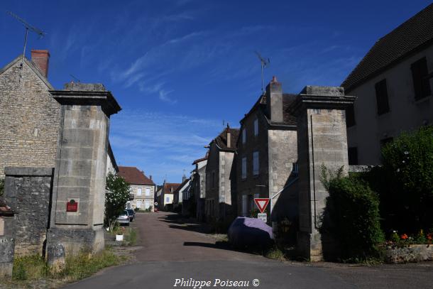 Porte de Bourgogne de Dornecy
