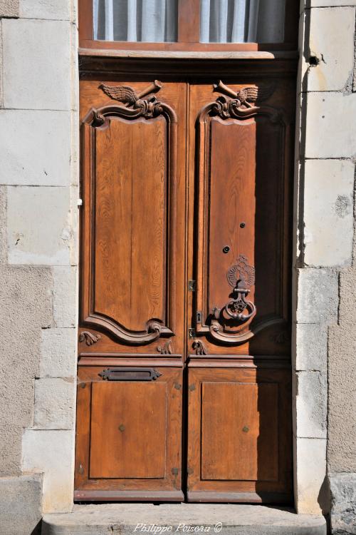 Porte de l'auberge des compagnons