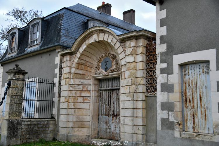 Porte du château des Bordes