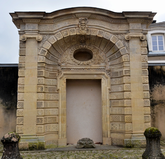 Porte du Diable de Nevers un remarquable porche