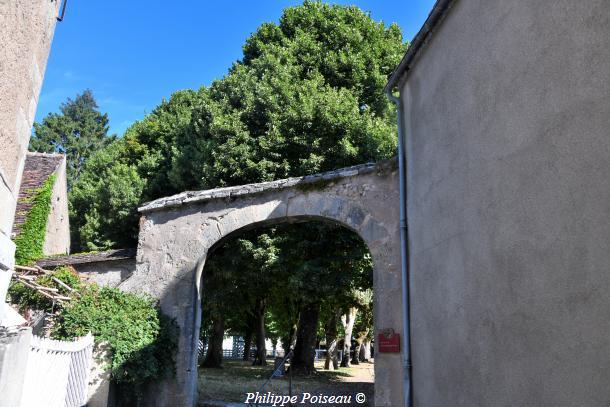 Porte du "Champ de Foire" de Dornecy