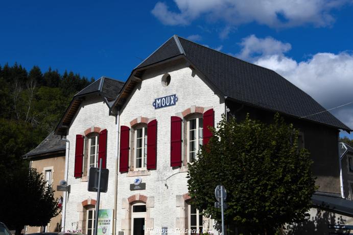 Poste de Moux en Morvan