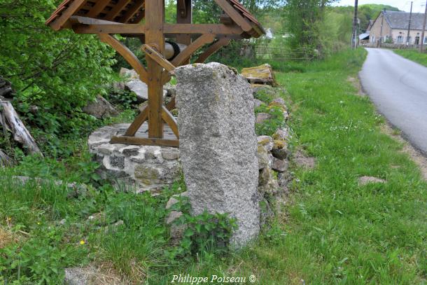 Le Puits et sa monolithe d'Alligny-en-Morvan