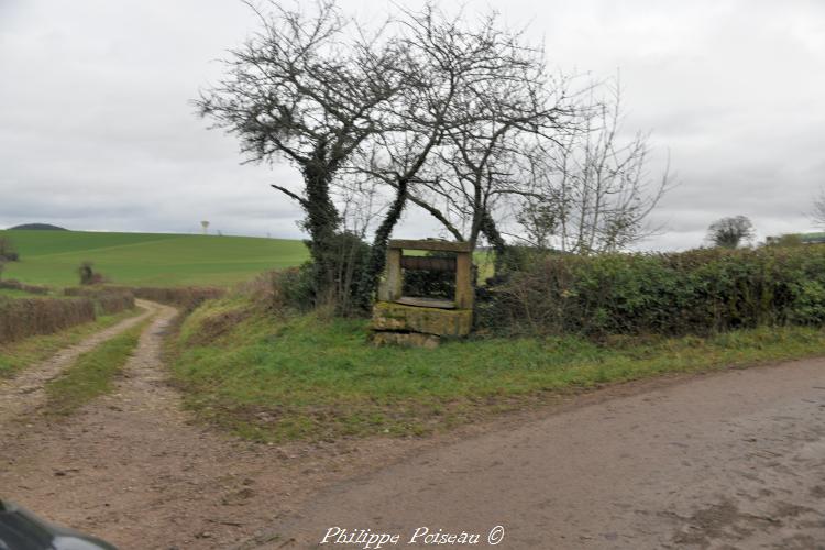 Le puits ancien du Chemin