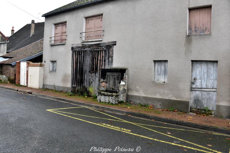 Le puits de la Liberté de Myennes un patrimoine