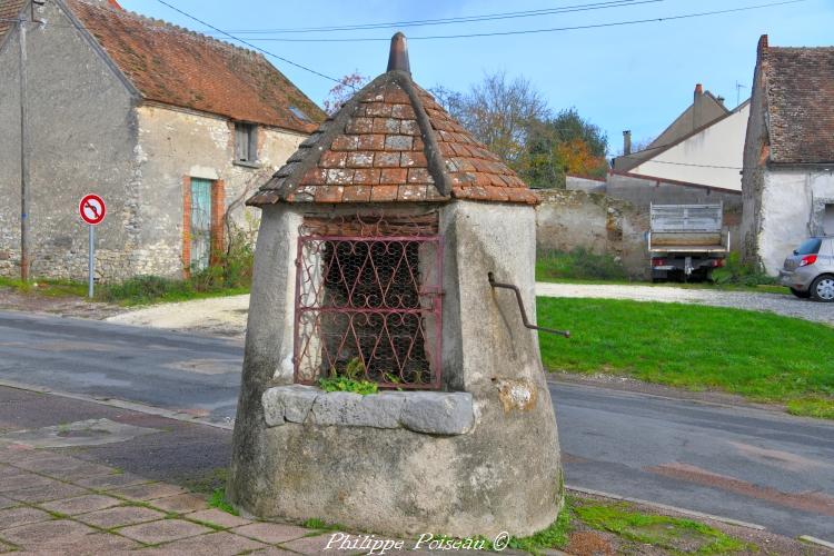 Le puits de la rue des Tuilerie de Myennes