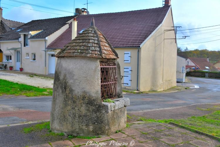 Le puits de la rue des Tuilerie de Myennes