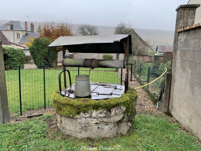 Puits du bourg de Sichamps