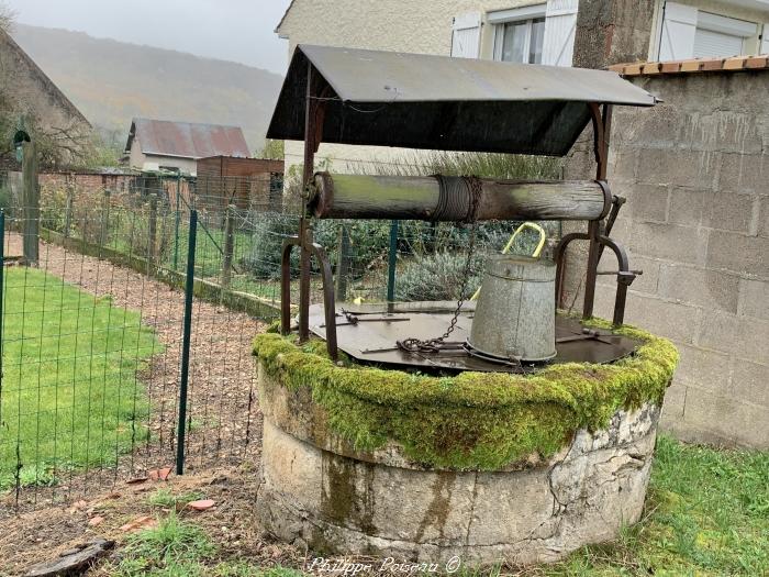 Puits du bourg de Sichamps