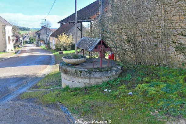 Puits de la grande route de Saligny