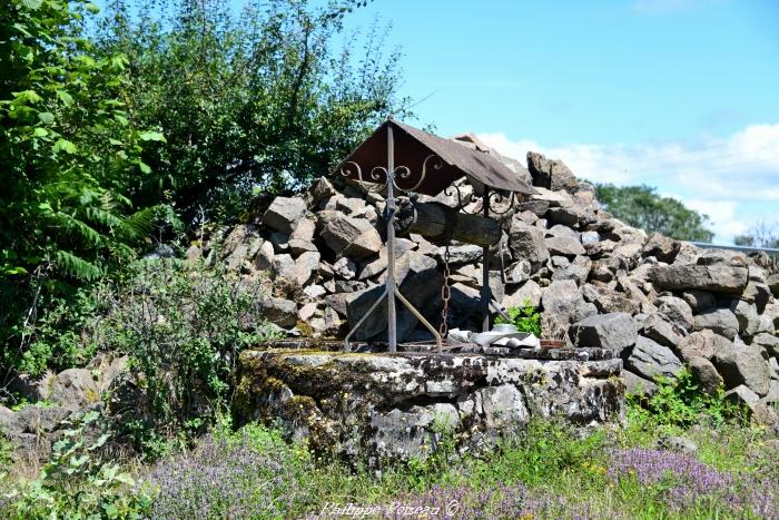 Puits du hameau de "Le Chariot"