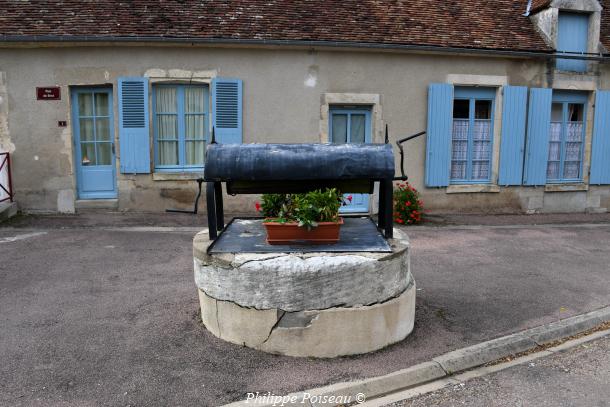 Puits de l'église de Bouhy