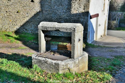 Puits du bourg de Remilly