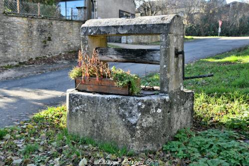 Puits du bourg de Remilly un patrimoine vernaculaire