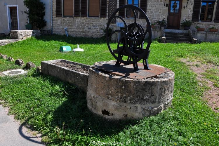 Puits et auge lavoir de Neuilly un beau patrimoine