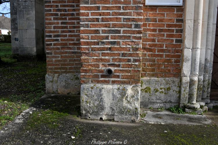 Repère de nivèlement de Myennes un patrimoine