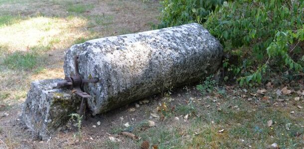 Ancien rouleau de battage