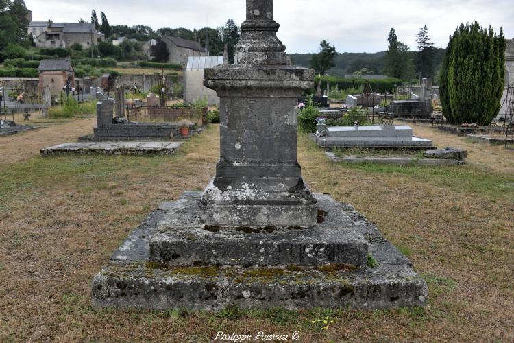 La croix du cimetière de Saint-Martin-du-Puy