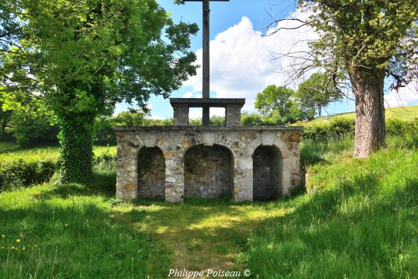 La source sacrée de Chiddes et son monument
