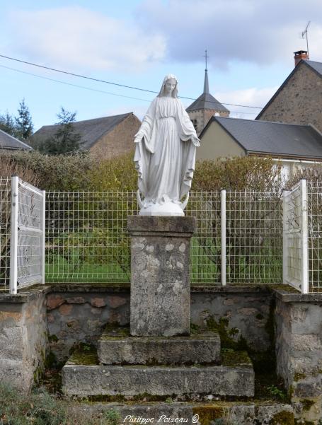 Statue de la vierge de Marigny-l'Église