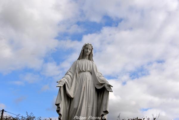 Statue de la vierge de Marigny-l'Église