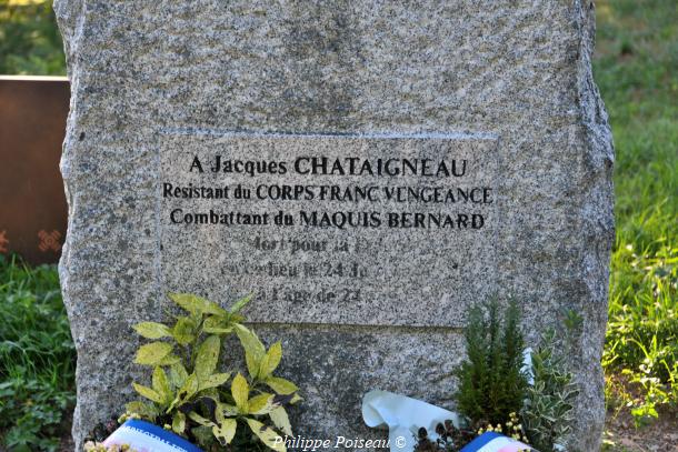 Stèle de "La Verrerie" du Maquis Bernard un beau patrimoine