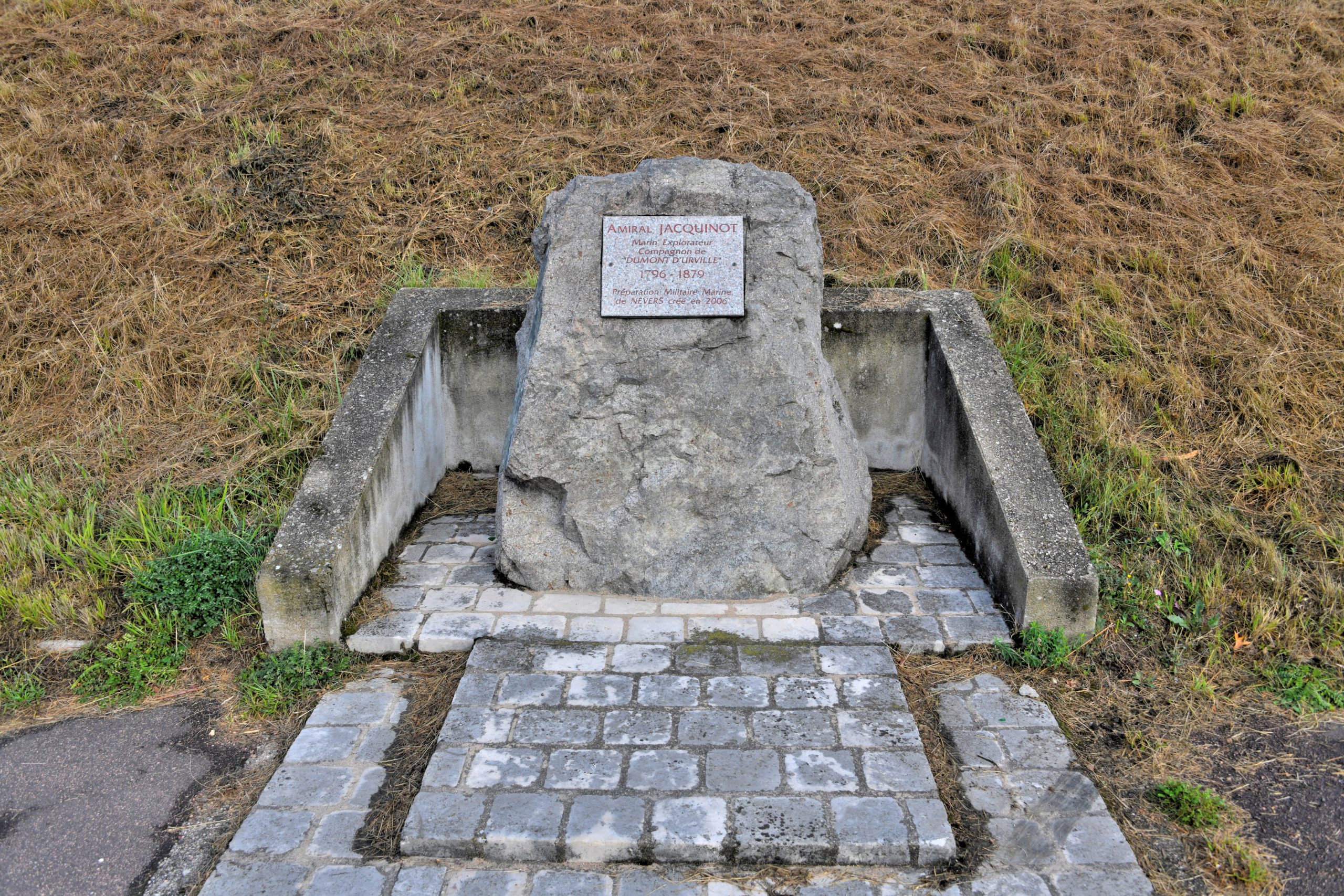 Stèle de l’Amiral Jacquinot un hommage