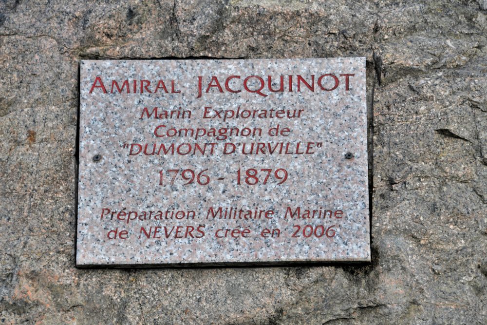 Stèle de l'Amiral Jacquinot