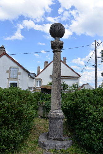 Stèle de la Paix de Tannay Nièvre Passion