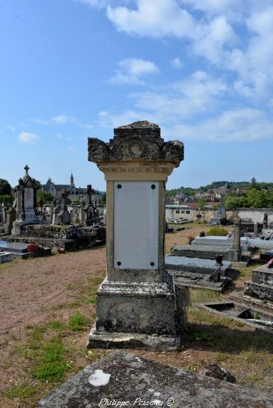 Stèle du Souvenir de Saint-Saulge