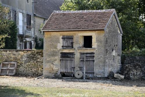 Toit à porcs de Latrault un beau patrimoine