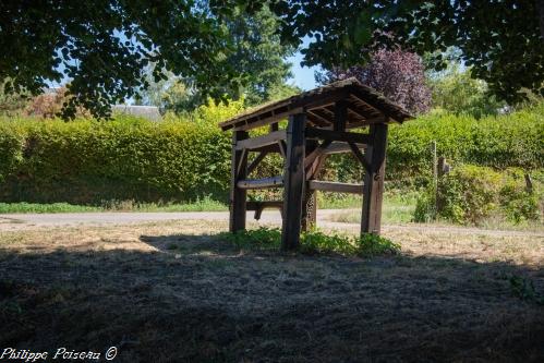 Travail à ferrer de Montreuillon un Maréchal-ferrant