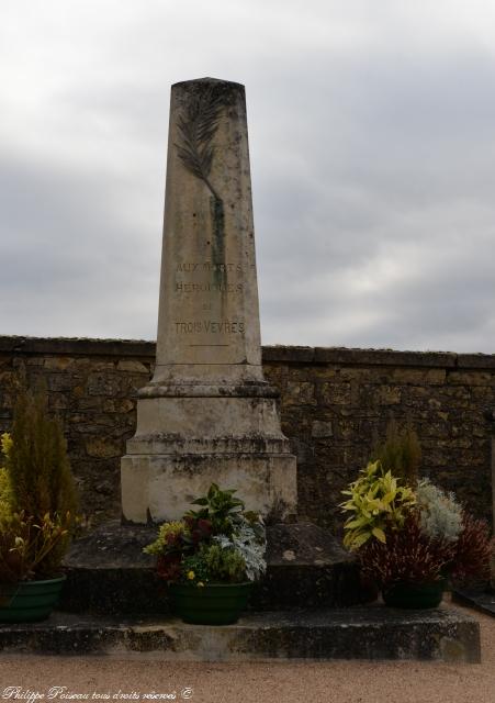 Monument aux Morts des Trois Vèvres